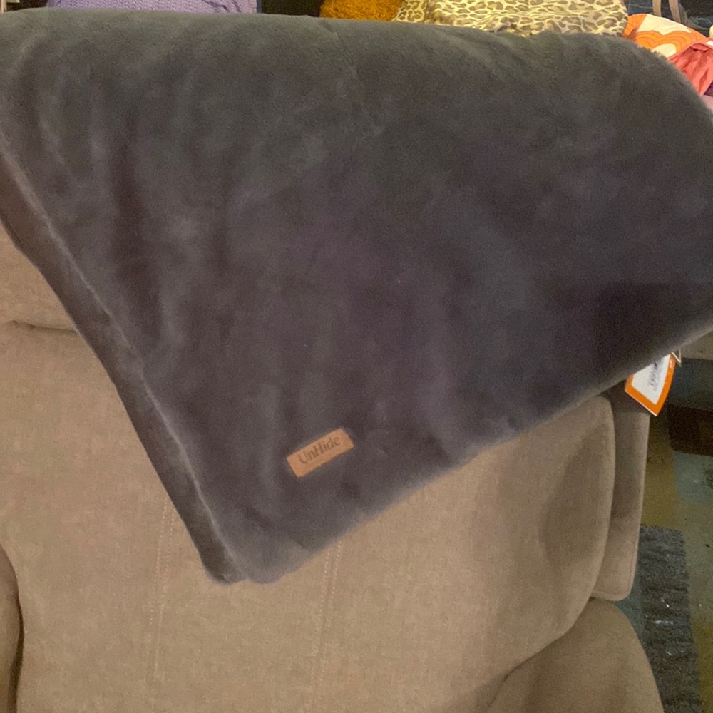 UNHIDE - Lil’ Marsh Blanket Throw - Charcoal Grey Small 50”x60” -